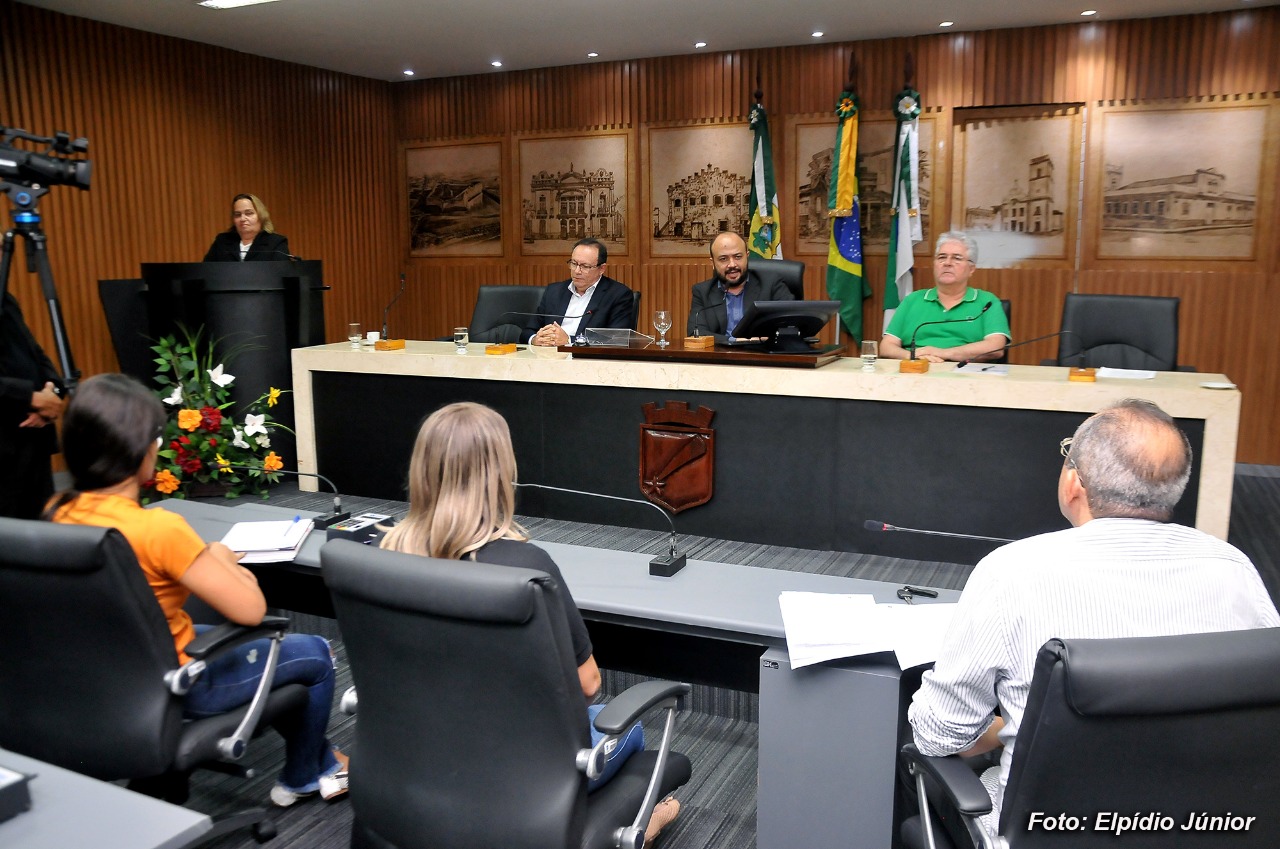 Câmara Municipal debate implantação do estacionamento rotativo em Natal