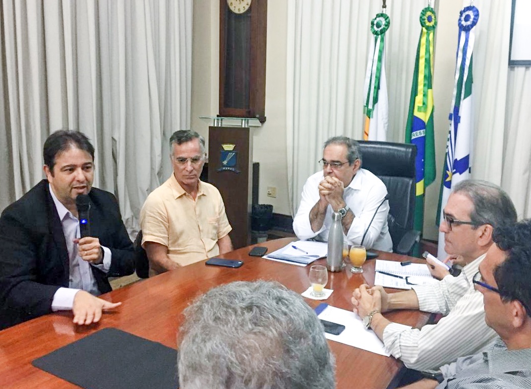 "Favelização tomou conta da praia”, aponta coordenador da Câmara do Turismo