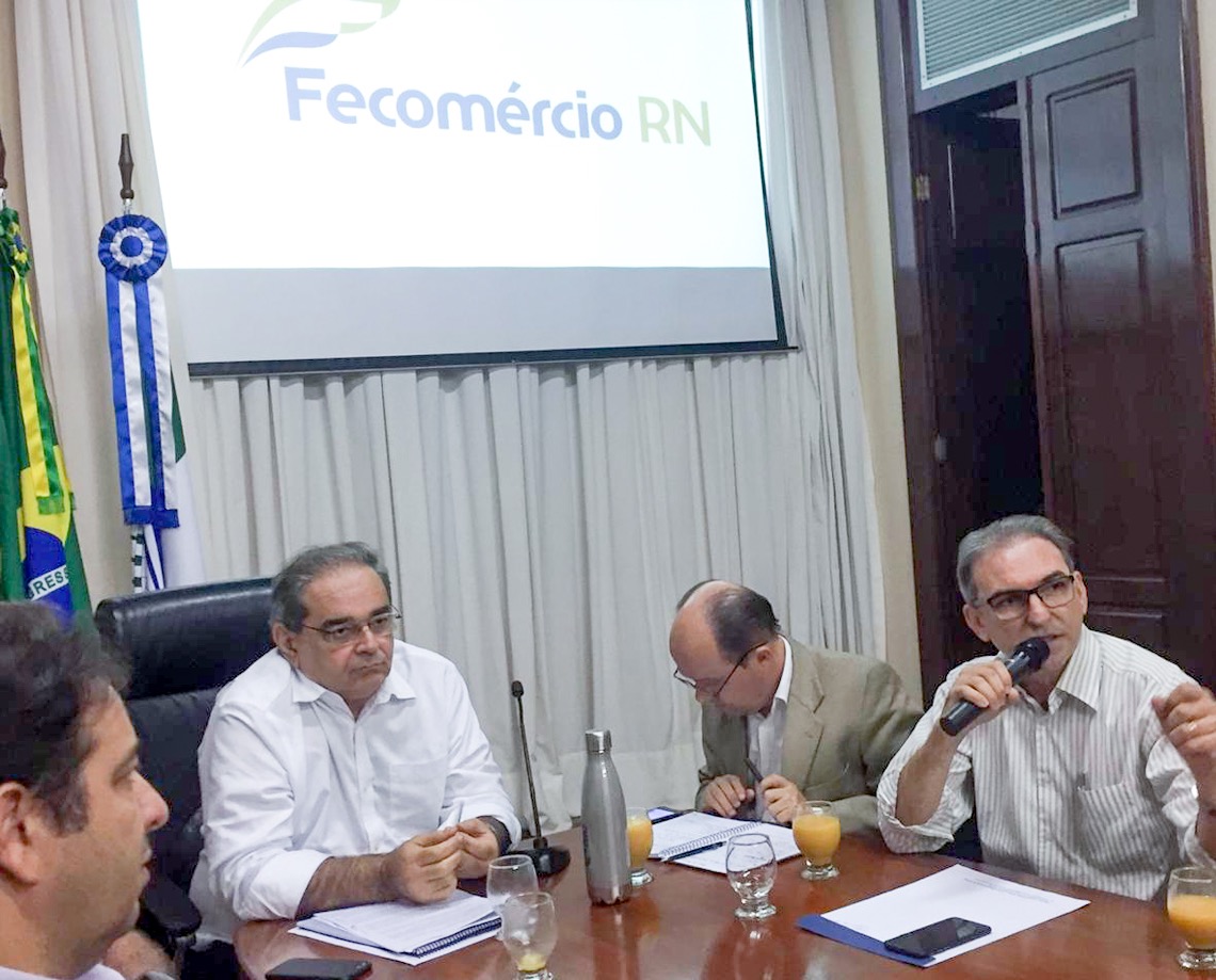 Fecomércio entrega a prefeito documento contendo sugestões para melhorar turismo