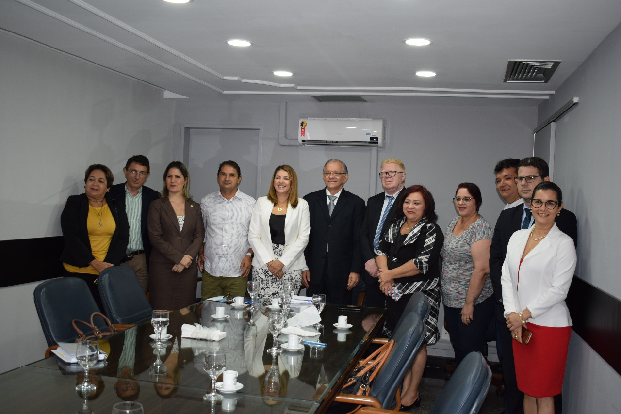 Vereadora garante reabertura do Fórum Varela Barca na zona Norte