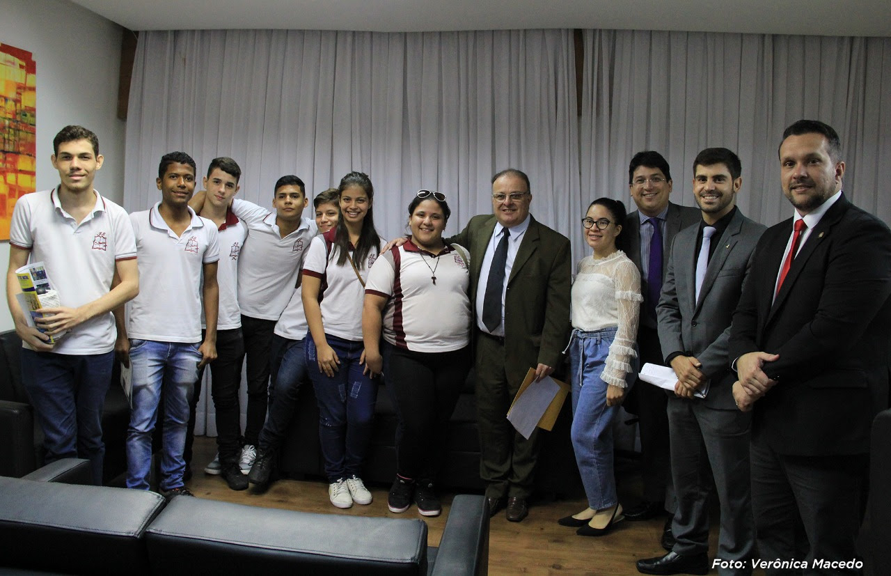 Em encontro com vereadores, estudantes reclamam de insegurança nos ônibus
