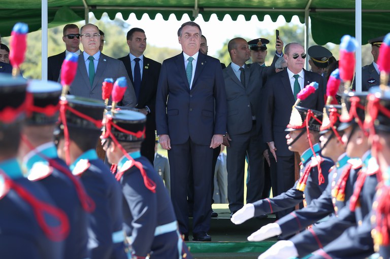 Bolsonaro fala em soberania da Amazônia em cerimônia militar