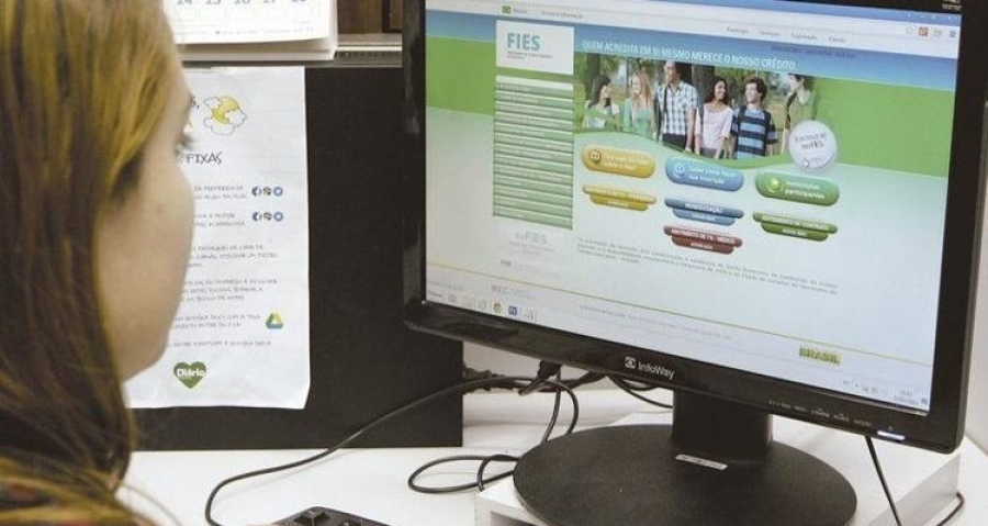 Sete mil estudantes do RN acumulam dívidas de R$ 120 milhões com o Fies