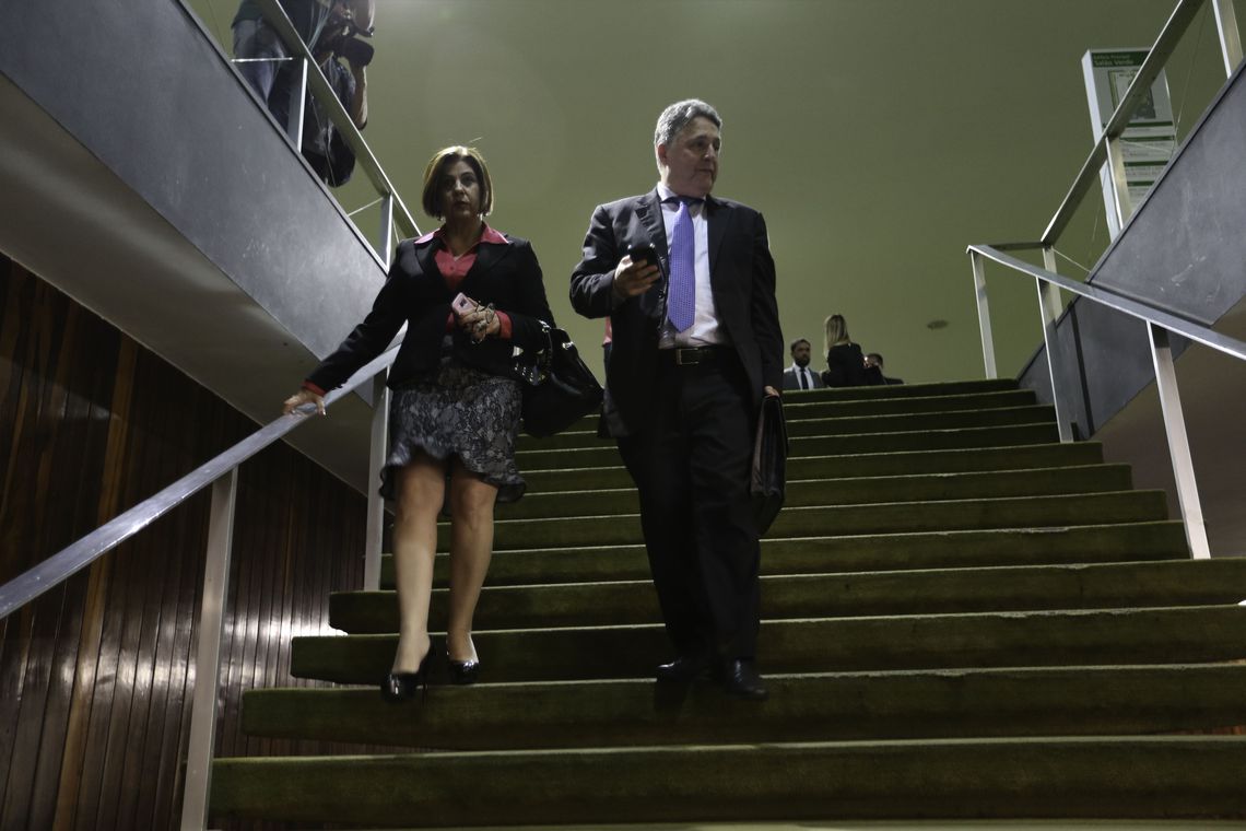 Operação do MP prende dois ex-governadores do Rio de Janeiro