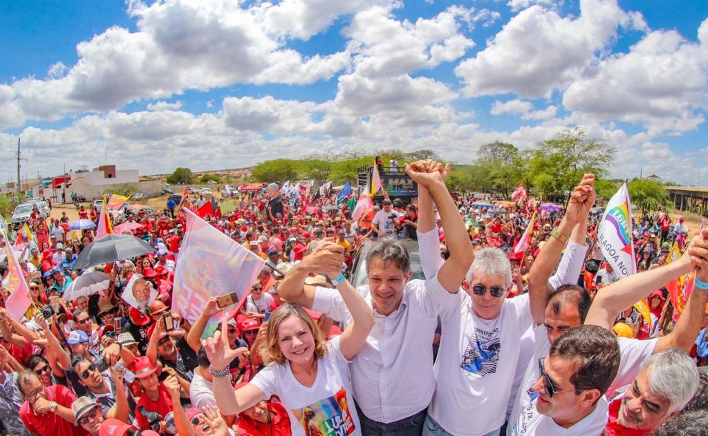Lei Lula Livre: Câmara aprova fundo partidário para pagar advogados de políticos