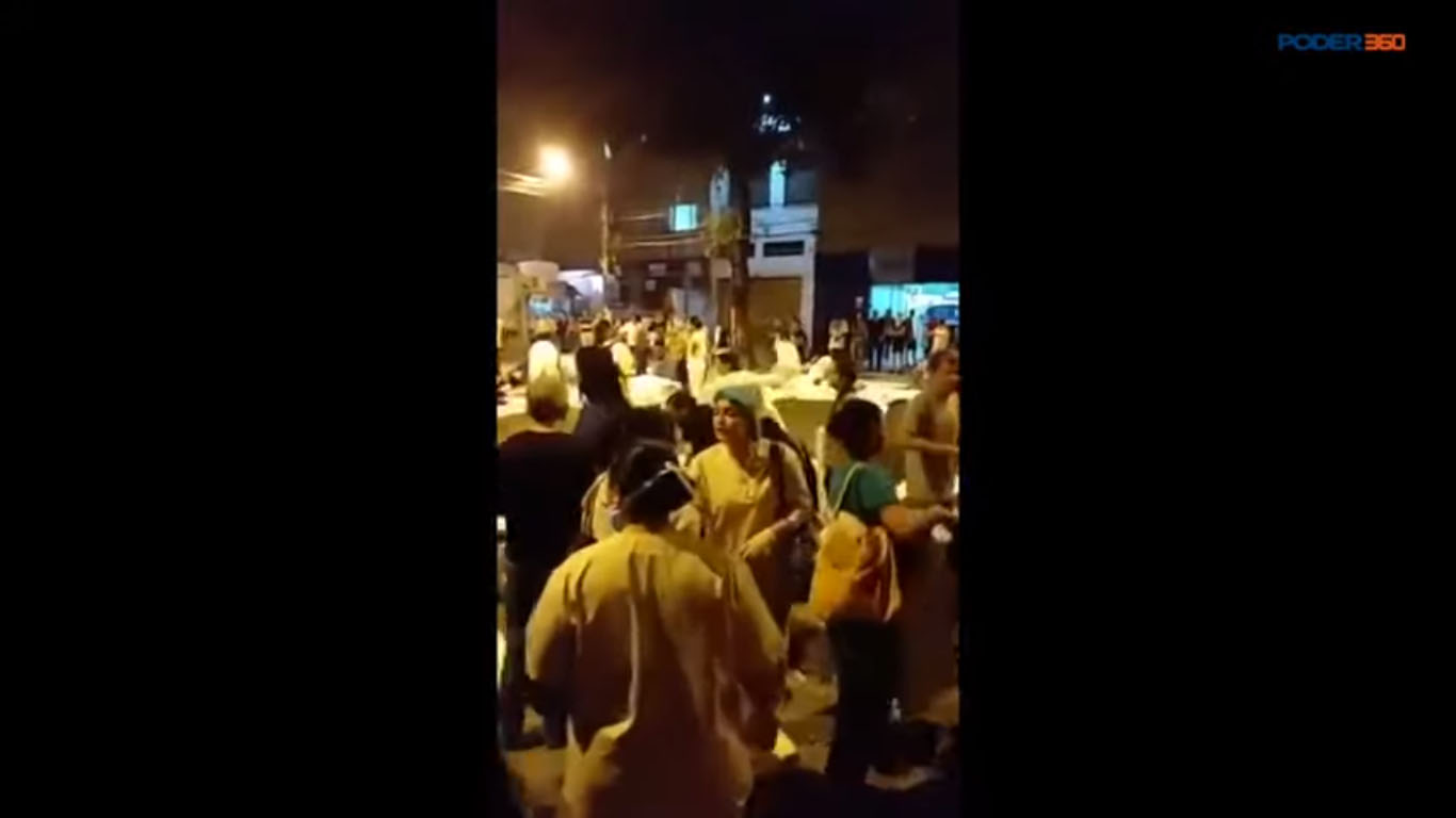 (VÍDEO) Pacientes são colocados na rua após incêndio em hospital; assista