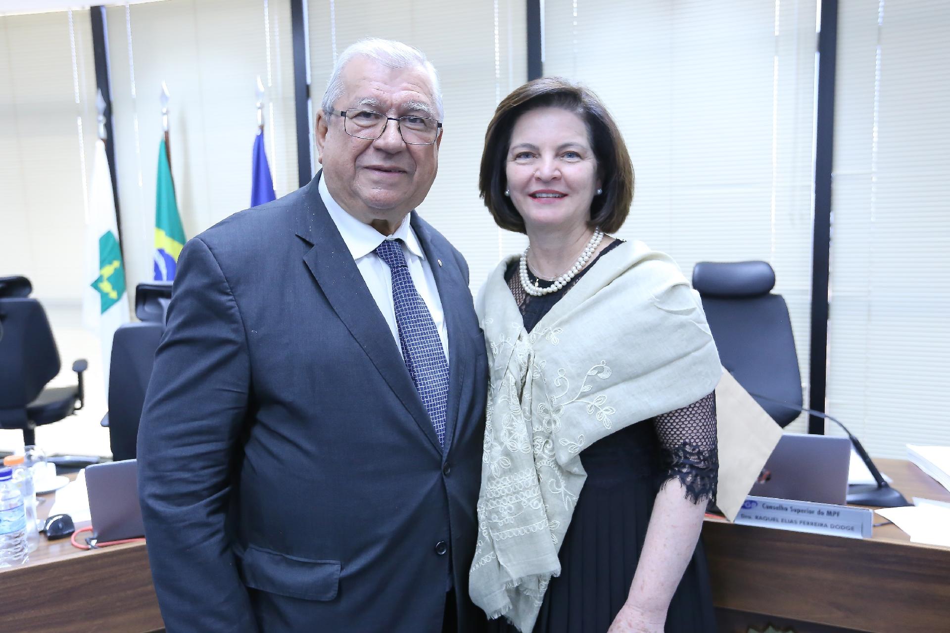 Alcides Martins assume PGR e anuncia retorno de membros da Lava Jato