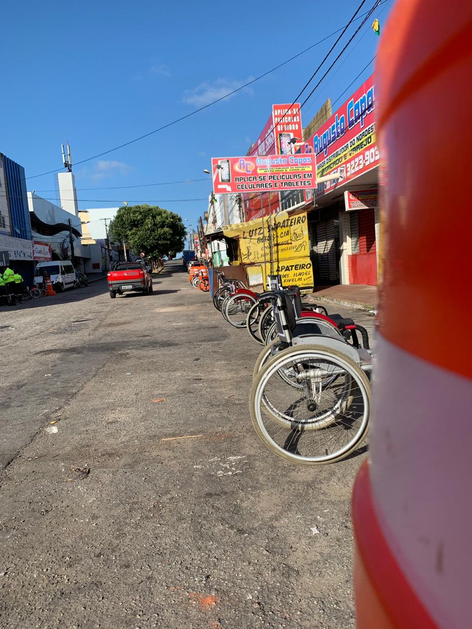 Uso correto: Sadef/RN ocupa vagas no Alecrim com cadeiras de rodas
