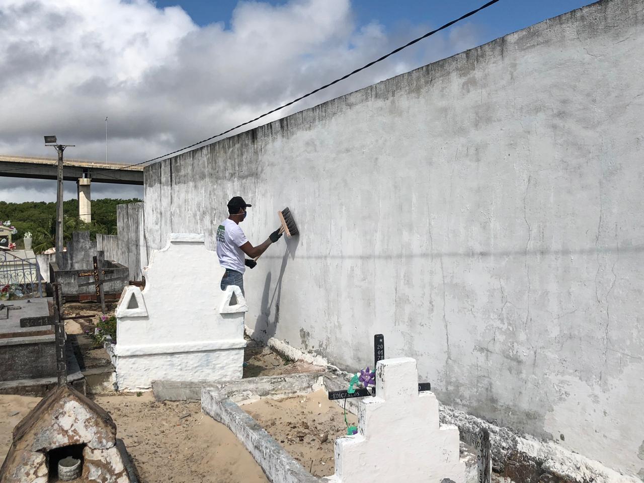 Semsur inicia recuperação dos cemitérios públicos para o Dia de Finados