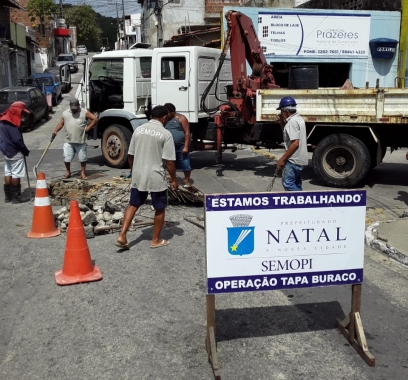 Bairro Nordeste e Pirangi recebem operação tapa buracos nesta segunda