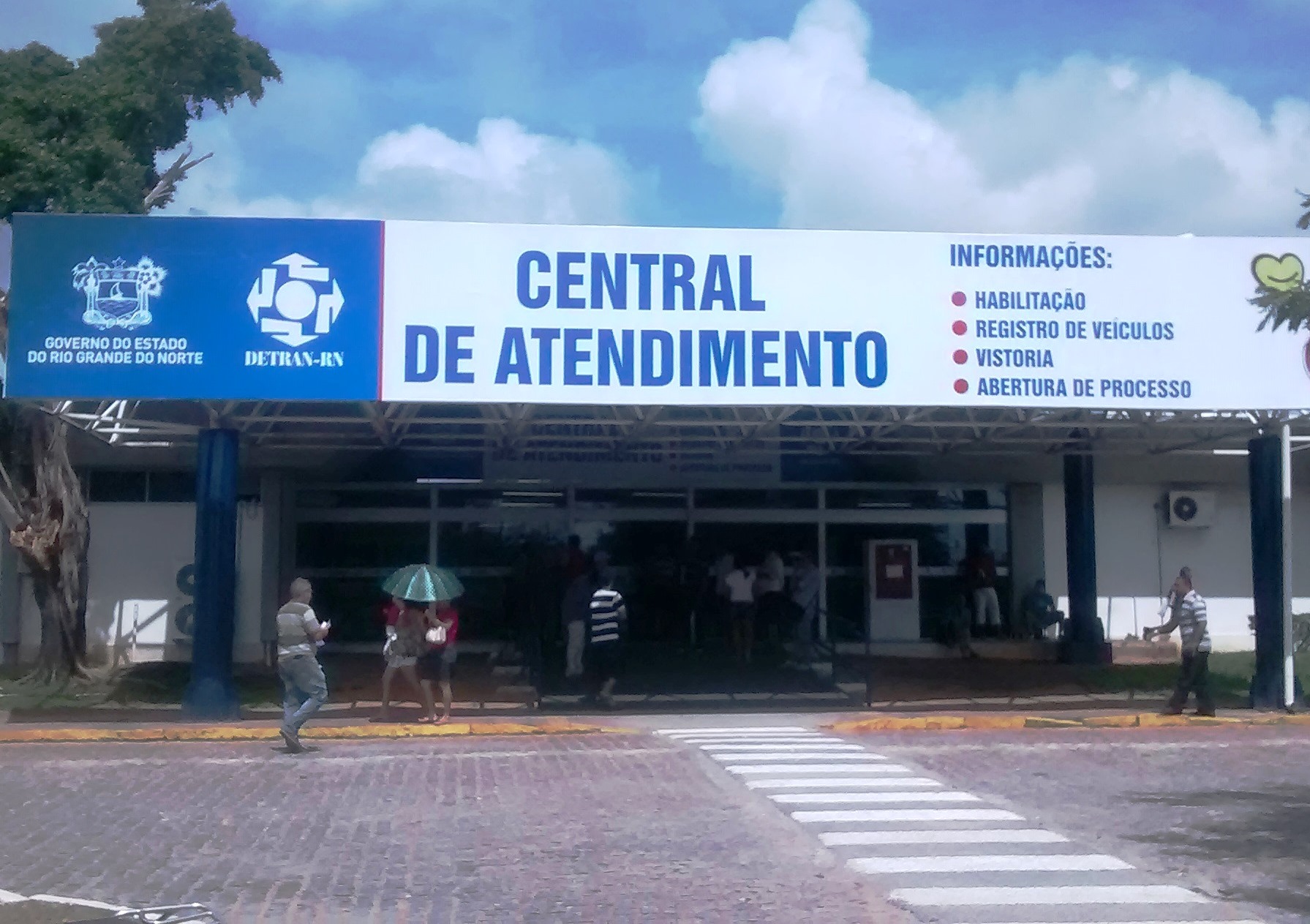 Detran deve garantir pelo menos 50% dos serviços durante greve, decide Justiça