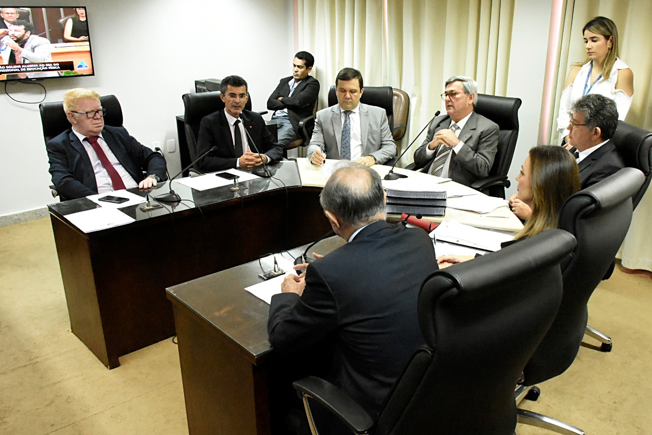 Em reunião na AL, Tomba critica criação do Proedi por decreto do governo Fátima