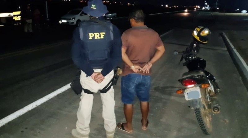 PRF cumpre dois mandados de prisão na região oeste do Estado