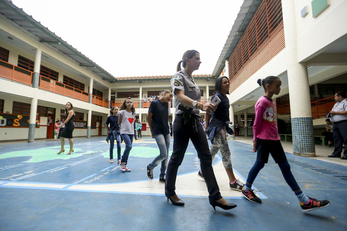 Após recusar, São Paulo adere a programa de escolas militares do MEC