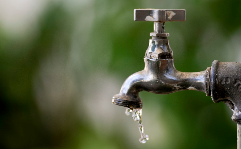 Vazamento em adutora deixa 30 cidades do RN sem água neste domingo