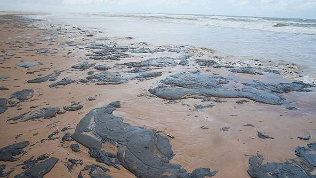 Sergipe irá decretar situação de emergência por substância oleosa nas praias