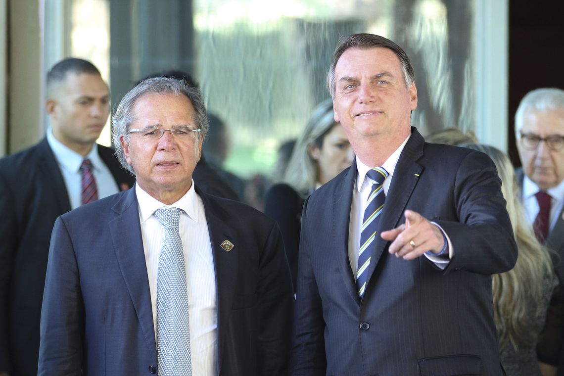 Senador do RN: "No Brasil de Bolsoguedes, Petrobras só dá dinheiro a acionistas"