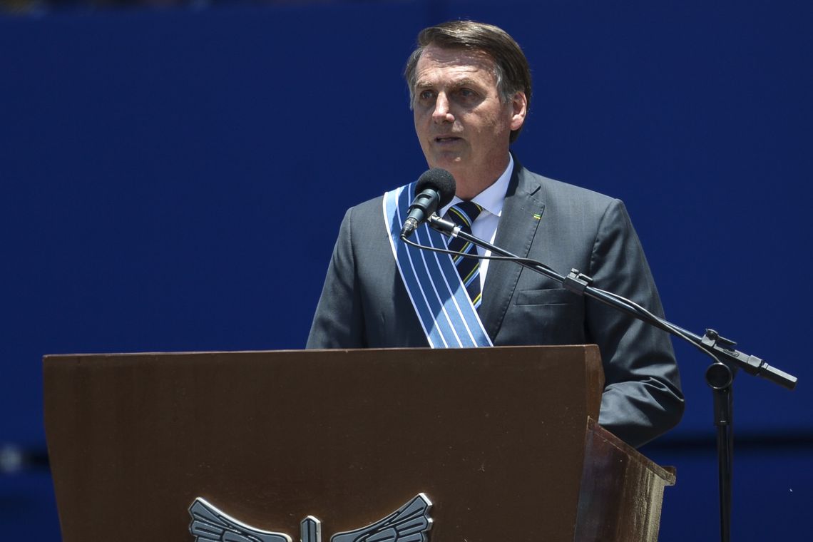 Aeronáutica é mais que guardiã da Constituição, diz Bolsonaro em evento