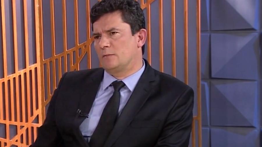 Moro não descarta política, mas diz que "jamais concorreria contra Bolsonaro"