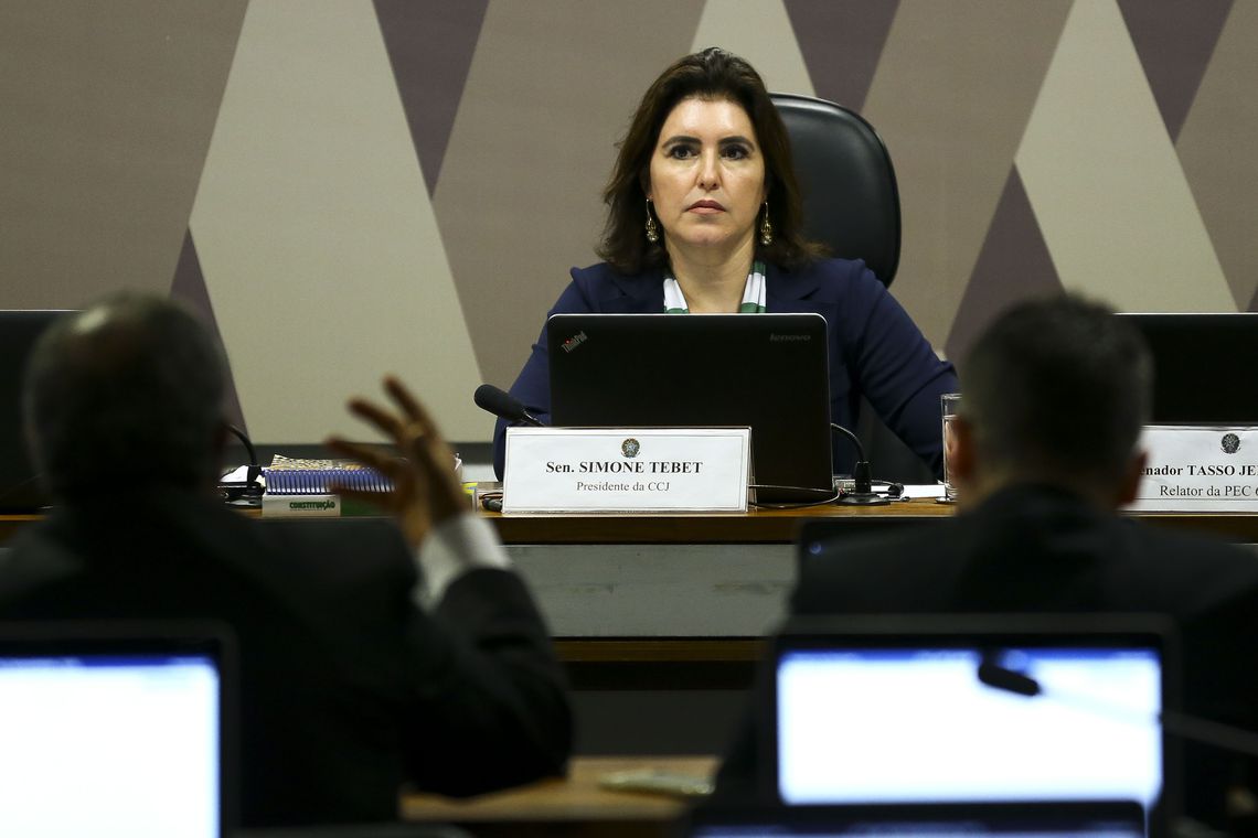 Previdência passa na CCJ e segue para fase final no plenário do Senado