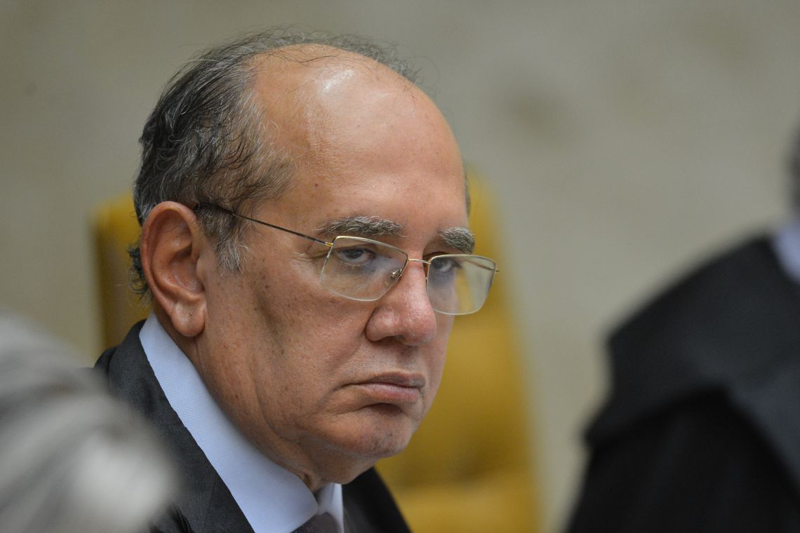 Ministro Gilmar Mendes manda soltar Garotinho e Rosinha