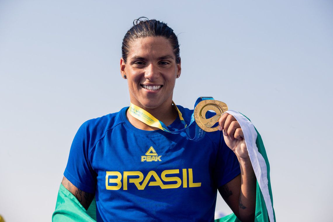 Brasileira é escolhida como melhor nadadora de águas abertas do mundo
