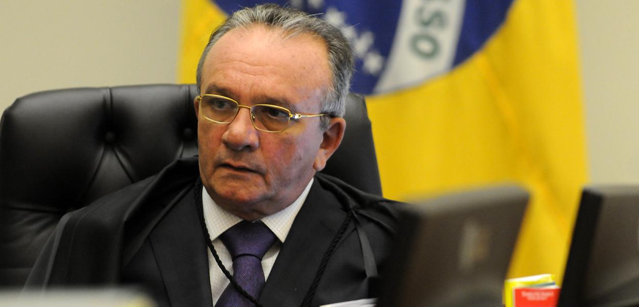 Ex-presidente do STJ é alvo da Lava Jato