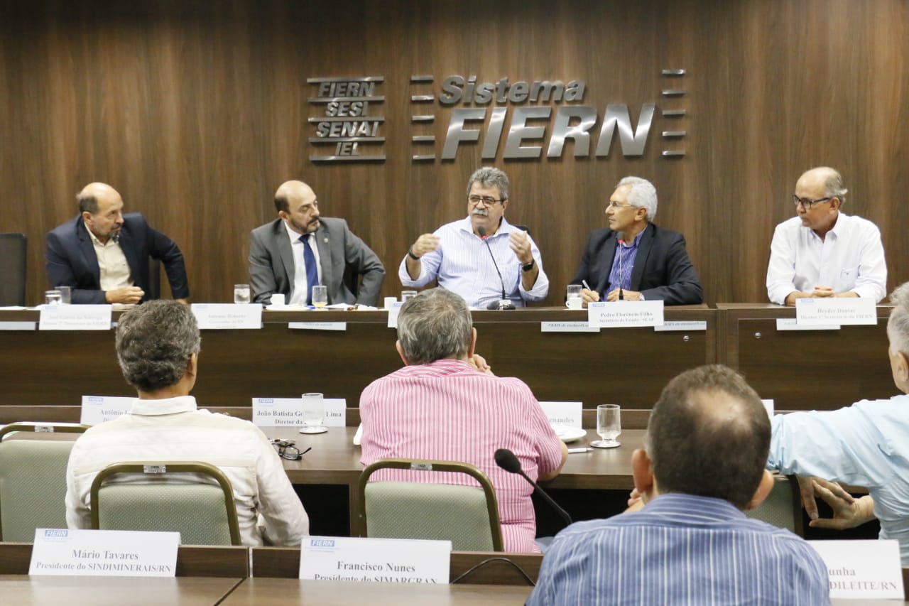 Governo apresenta a empresários vantagens de se contratar presos no RN