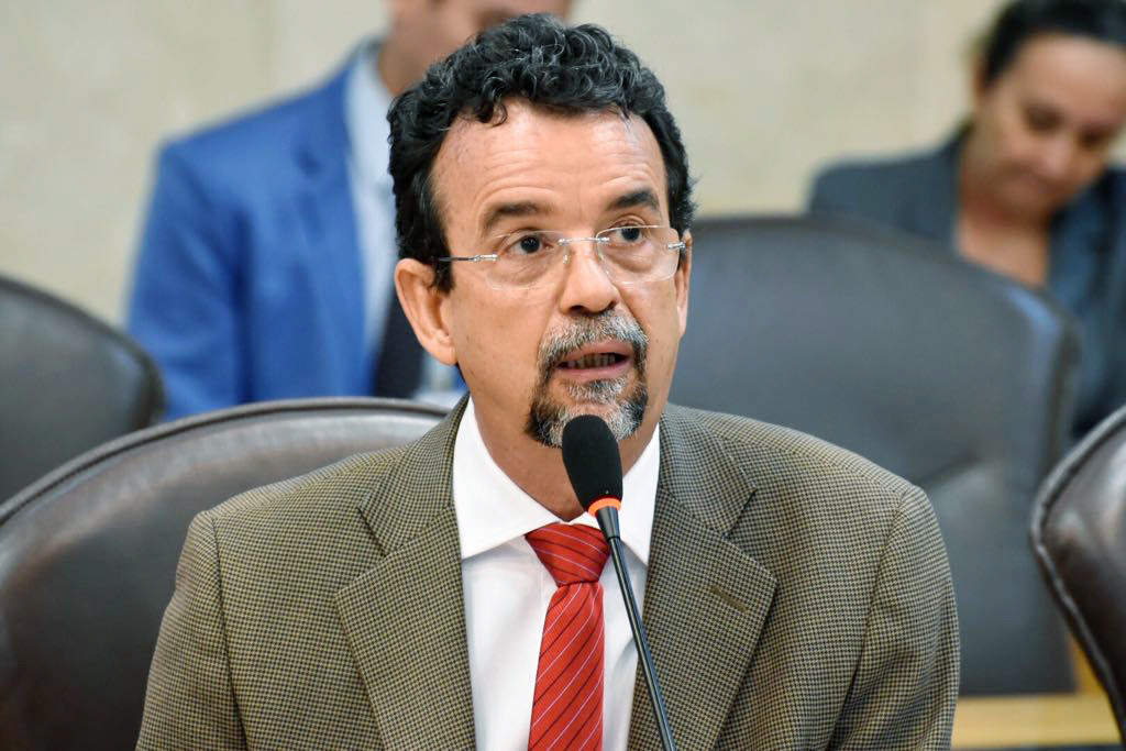 Secretário de Fátima: Governo Bolsonaro é de "milicianos e de capitães do mato"