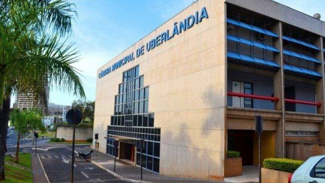 De 27 vereadores, 20 têm mandados de prisão decretados em cidade de MG