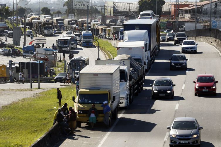 Governo Bolsonaro descarta greve nacional de caminhoneiros