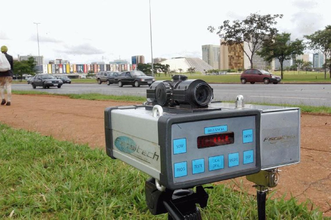 Juiz dá mais dez dias para PRF voltar a usar radares móveis em rodovias do país