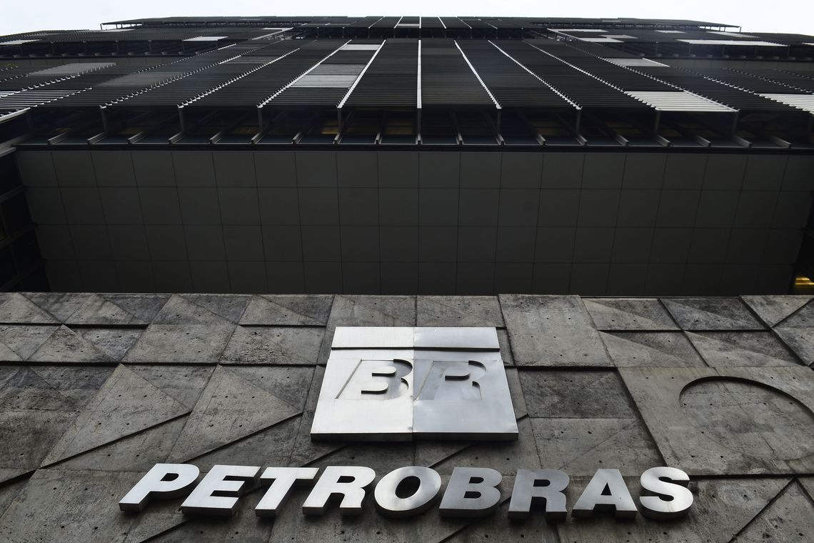CVM condena ex-diretores da Petrobras na era PT a multas de R$ 1,7 milhão