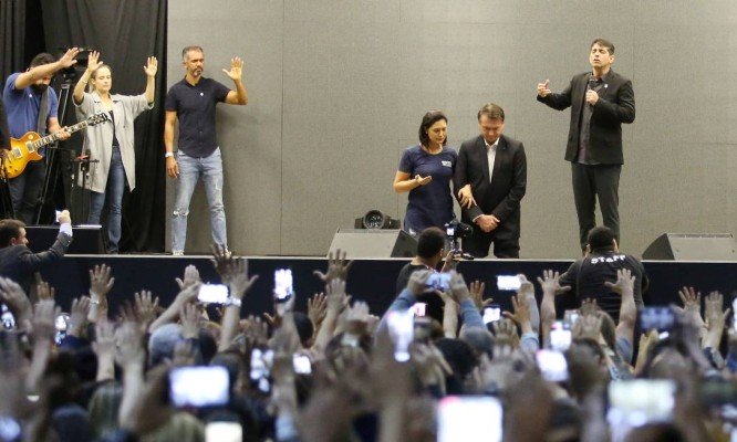 Evangélicos vão ajudar na coleta de assinaturas para partido de Bolsonaro