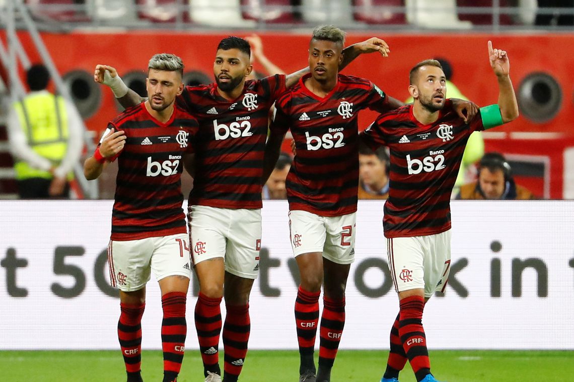 Trio de arbitragem do Catar vai apitar final Flamengo x Liverpool