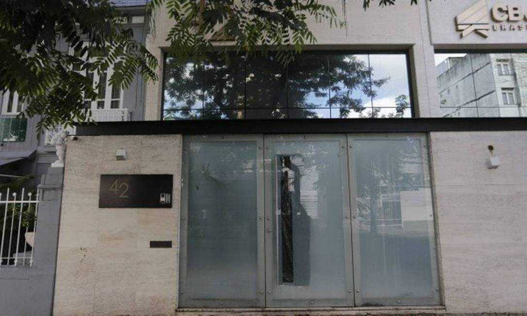 Câmera mostra placa de caminhonete e suspeitos do ataque à Porta dos Fundos