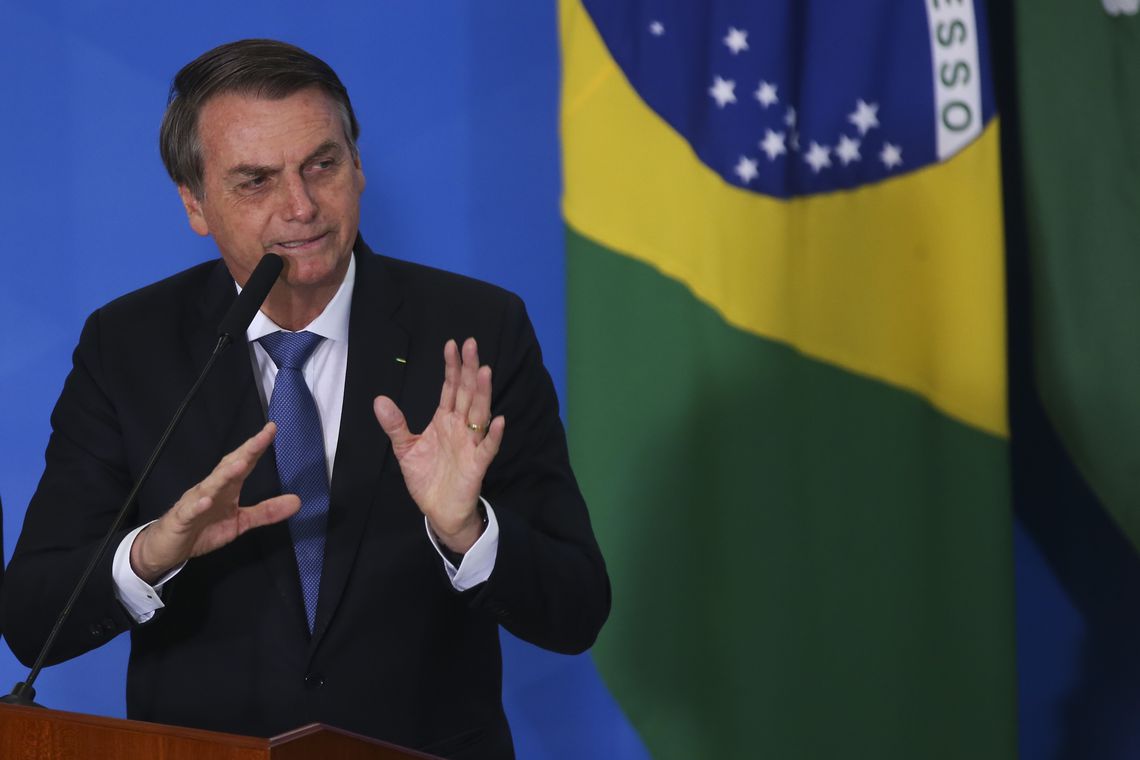 Bolsonaro anuncia novo aumento do salário mínimo para fevereiro