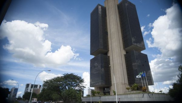 Delator relata propina de R$ 20 milhões a funcionários do BC