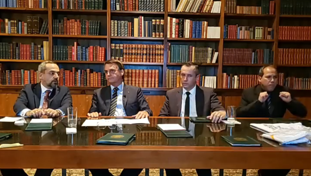 Governo Bolsonaro anuncia aumento de 12,84% do piso dos professores