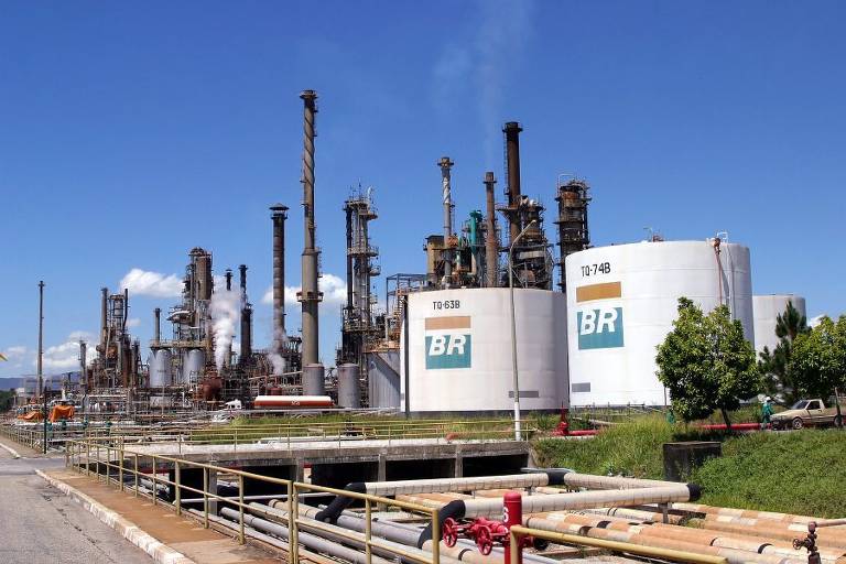 Petrobras anuncia que aposentado será desligado da empresa