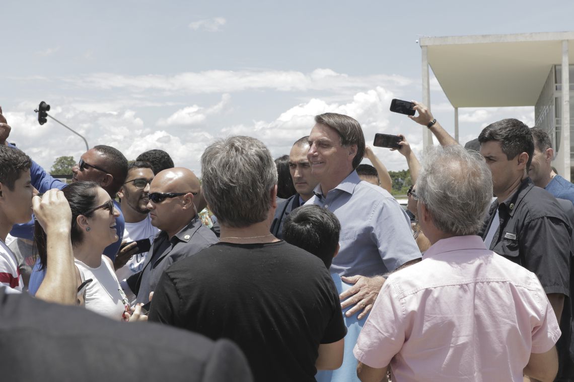 Bolsonaro aprova 51 mil vagas em concursos públicos no Orçamento de 2020