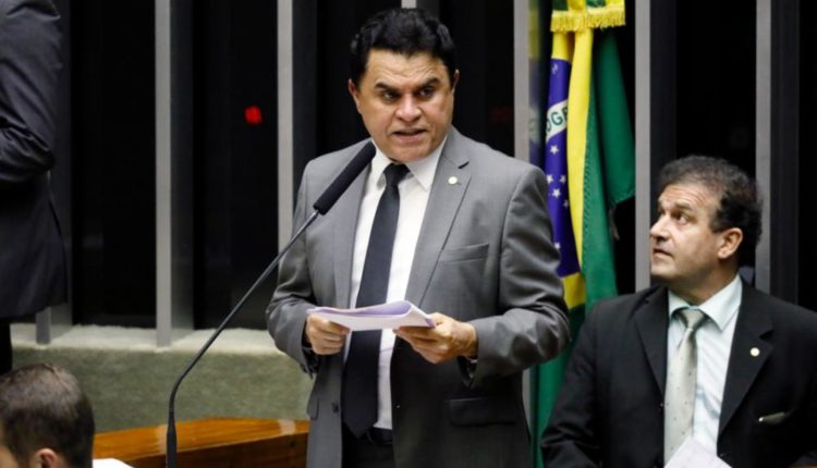 Bancada do RN dá 5 votos a favor de devolução do mandato a acusado de corrupção