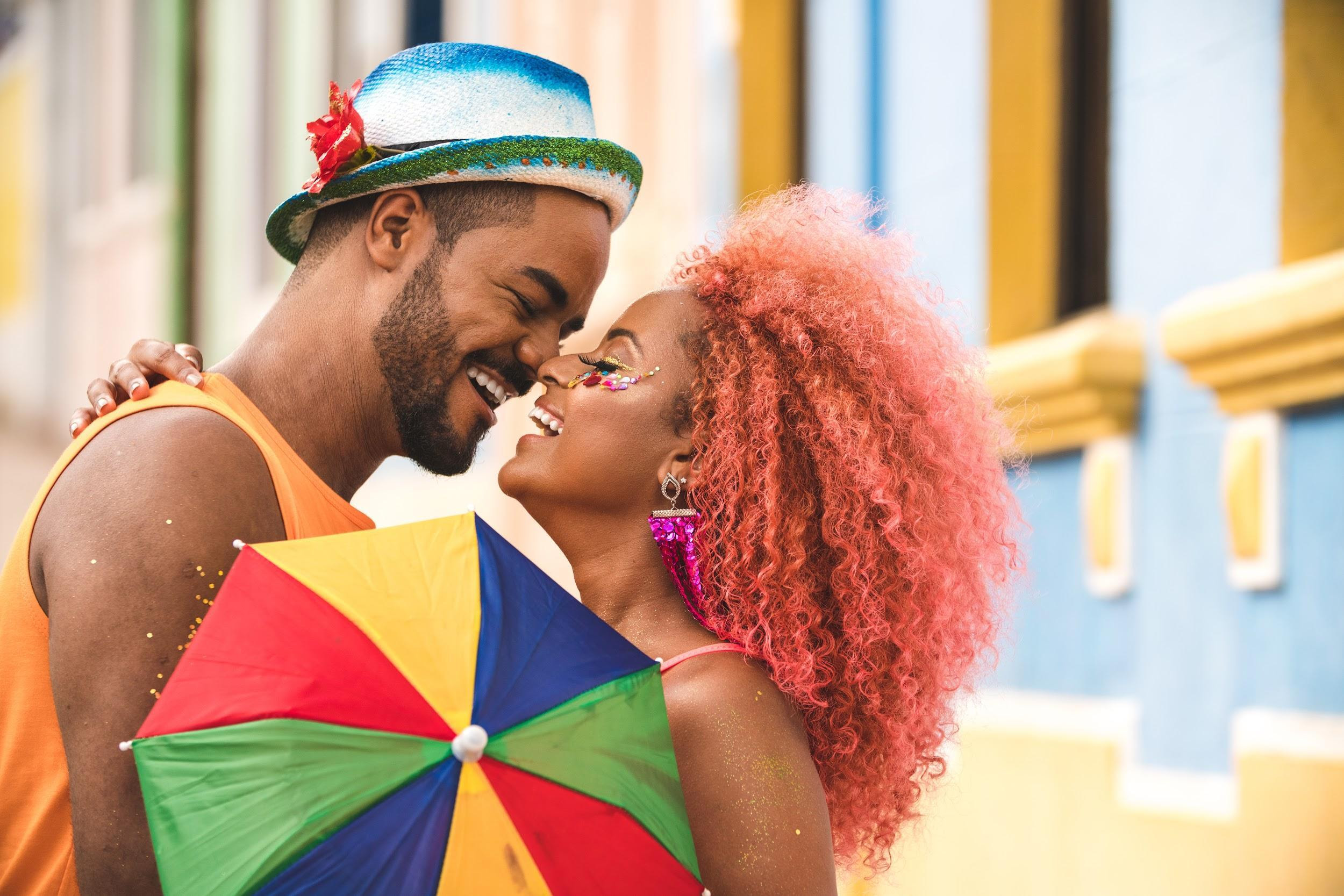 Doença do Beijo: risco de infecção cresce no Carnaval