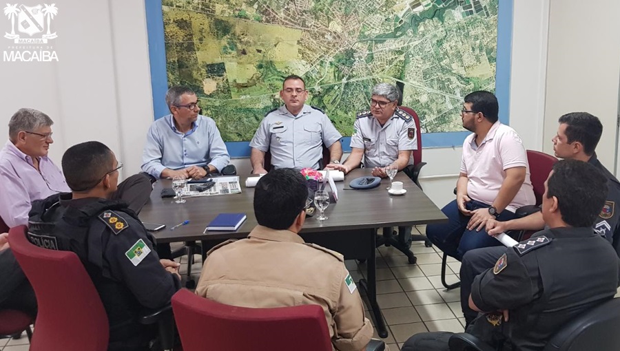 Macaíba: Prefeito e comitiva de militares debatem construção de batalhão