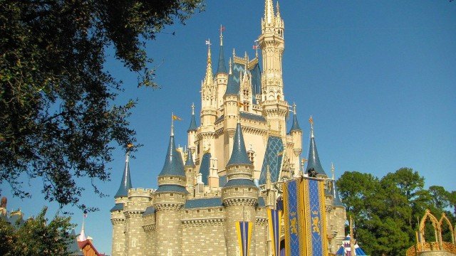 Mais de 5 mil empregadas domésticas se inscrevem em sorteio para viagem à Disney