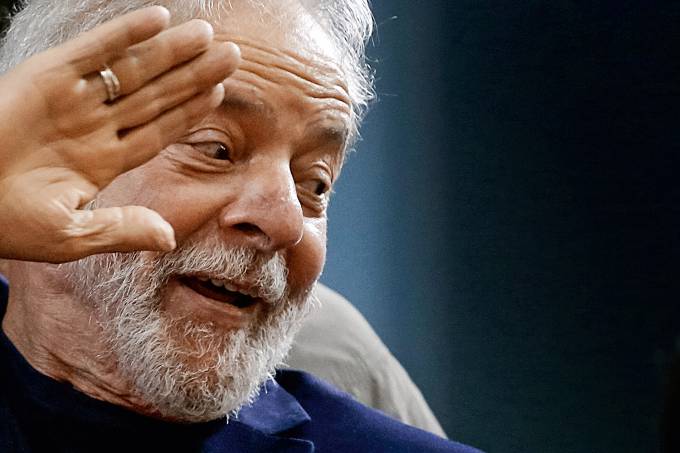 Recorrendo em liberdade, Lula vai à França, Suíça e Alemanha