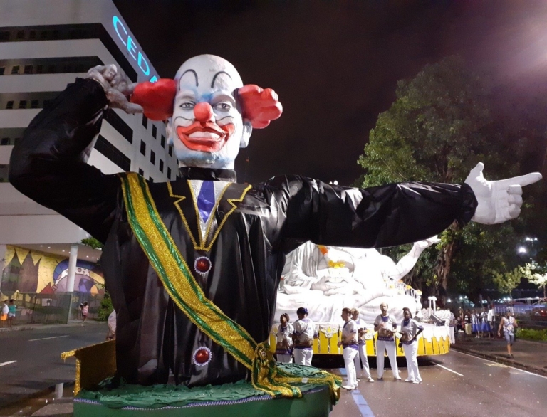 Escolas criticam Bolsonaro e deputado do RN diz que Carnaval é 'regado a droga'