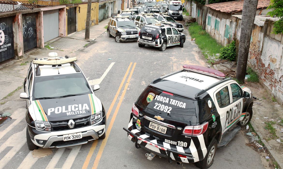 Ceará cria comissão para tentar intermediar fim do motim de policiais