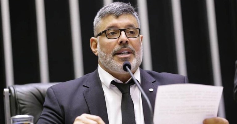 Ex-aliado entrará com pedido de impeachment de Bolsonaro