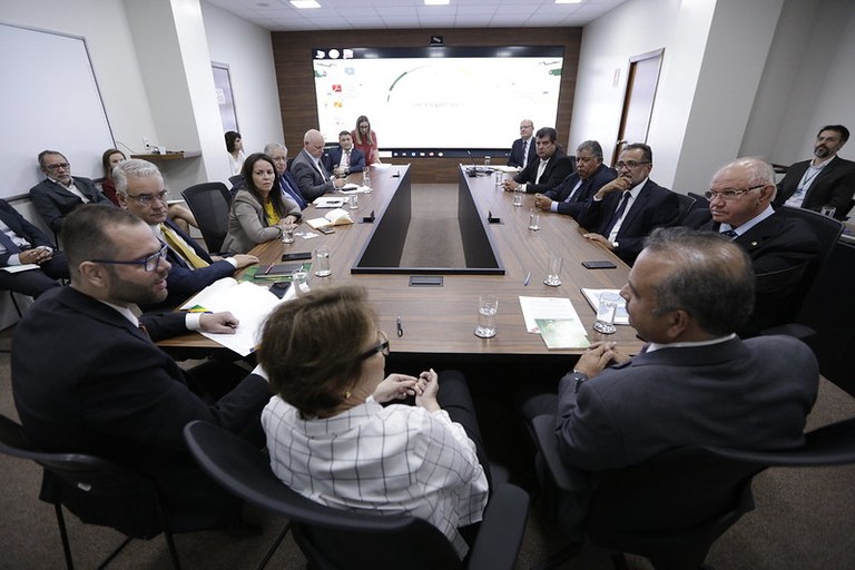 Rogério Marinho e ministra da Agricultura se unem para fortalecer carcinicultura